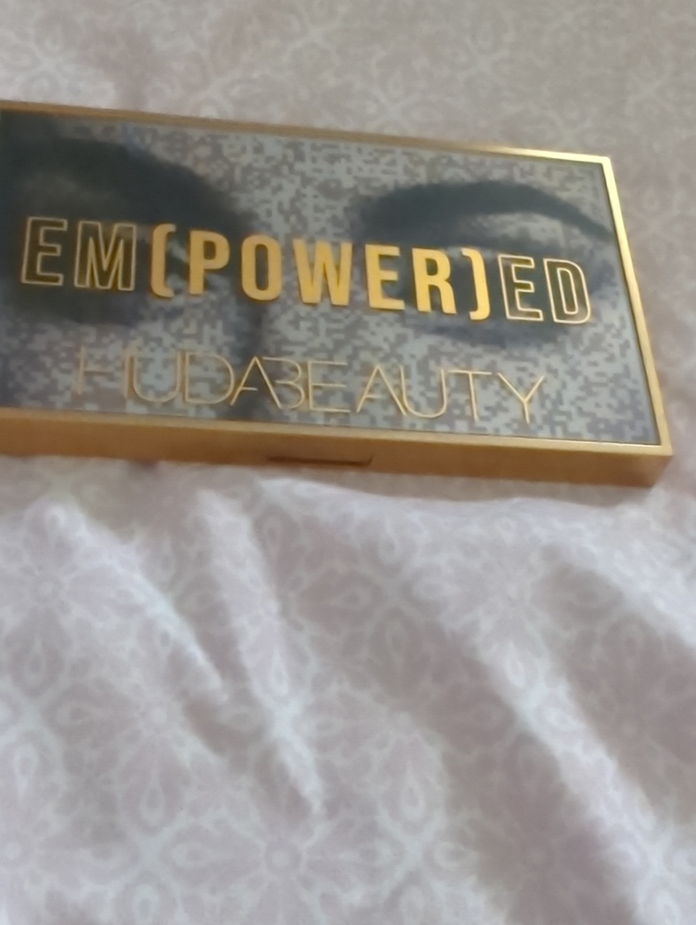 HUDA BEAUTY EM(POWER)ED Eyeshadow Palette - Gold & Black